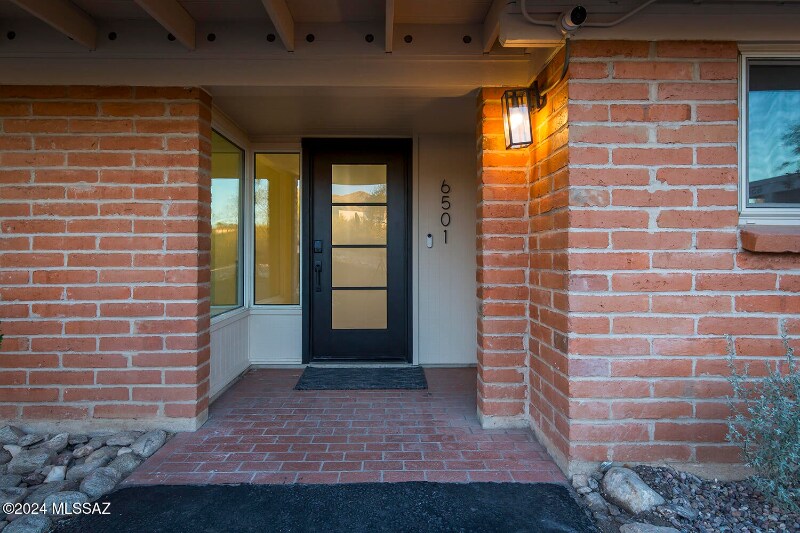 Building Photo - 6501 N Camino Libby