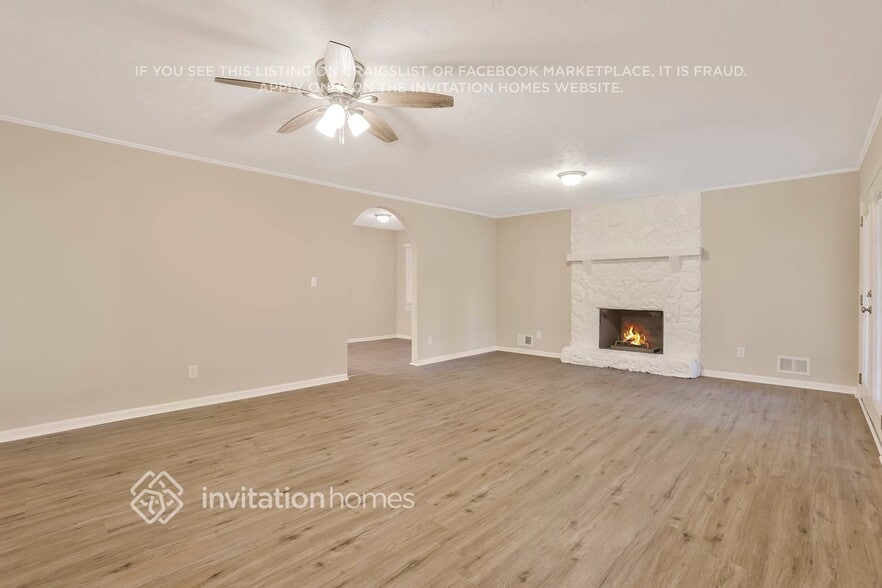 Building Photo - 3648 Fairlane Dr