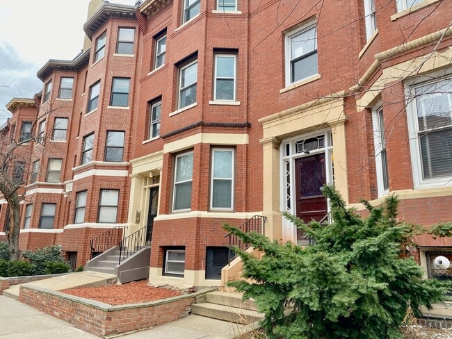 Primary Photo - 54 Saint Stephen St
