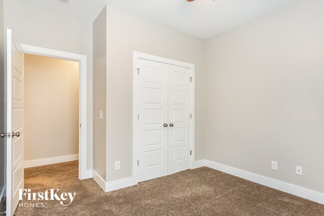 Building Photo - 5576 Park Side Rd