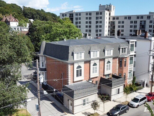 Building Photo - 195 Washington Ave