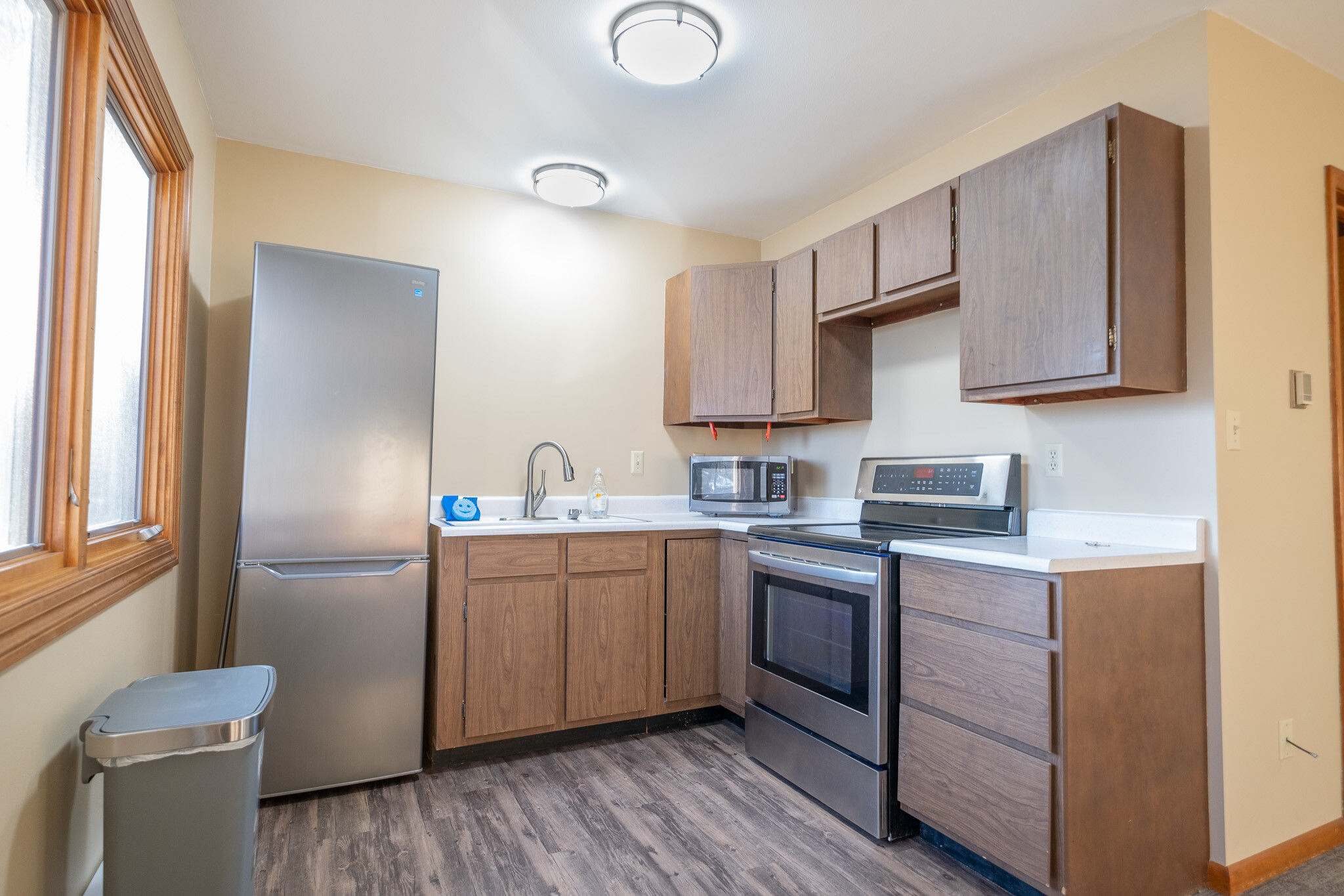 Kitchen - 415 12th Ave E