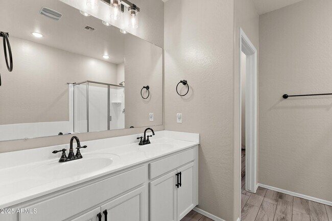 Building Photo - 242 Pacific Dr