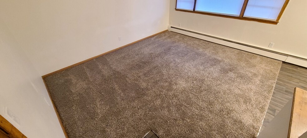 Building Photo - 4715 University Ave NE