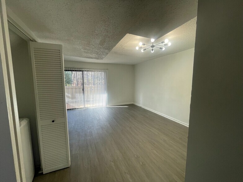 Building Photo - Room in Townhome on Winterbrook Ct NW
