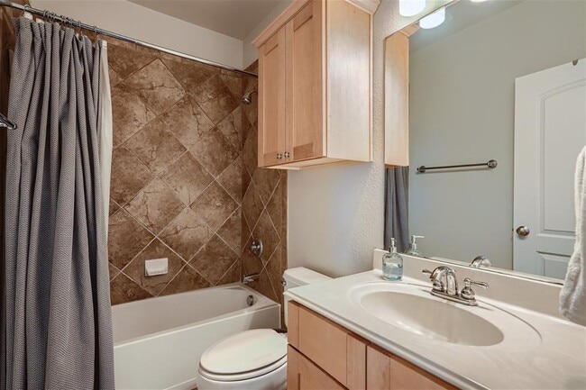 Building Photo - 216 Sunrise Ridge Cove