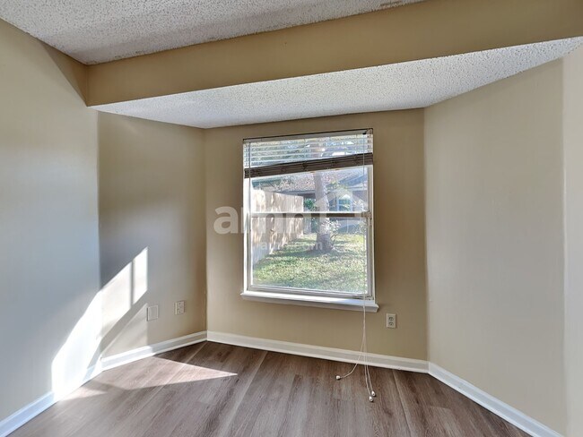 Building Photo - 13631 Capistrano Dr S