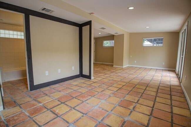 Building Photo - 1608 Boyd Ln