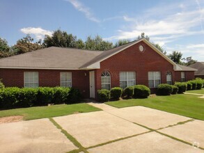 Building Photo - Duplex Available Soon!