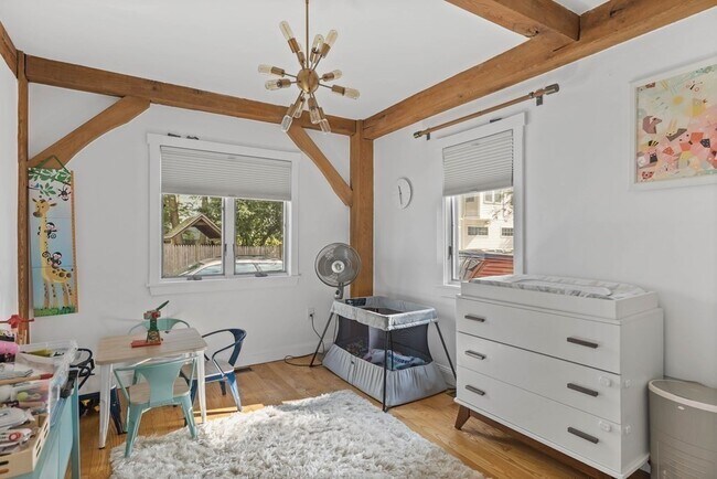 Building Photo - 7 Murdock St