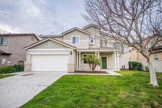 Building Photo - Stunning 4 Bed/2.5 Bath Home In Corona With Great Curb Appeal!