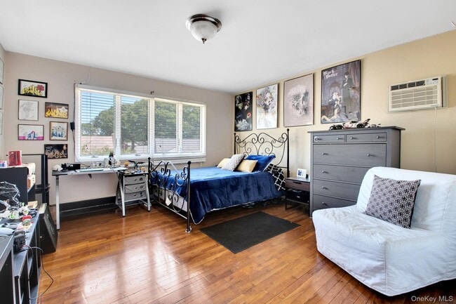 Building Photo - 977 Woodcliff Dr