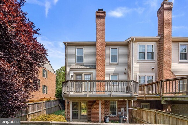 Building Photo - 10 Loganwood Ct