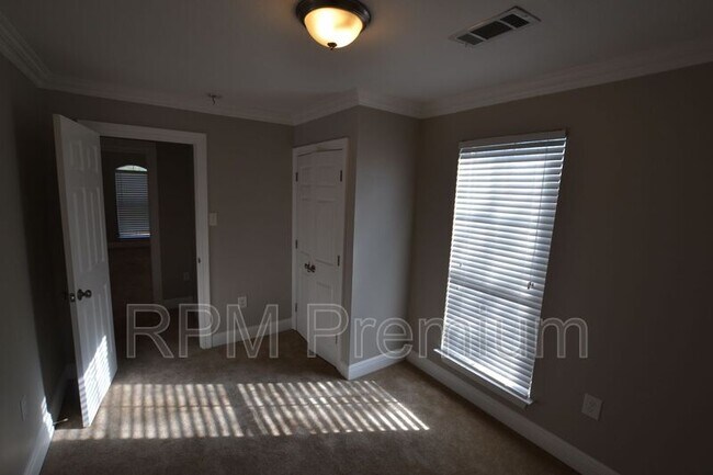 Building Photo - 5296 Myrtle Hill Ave