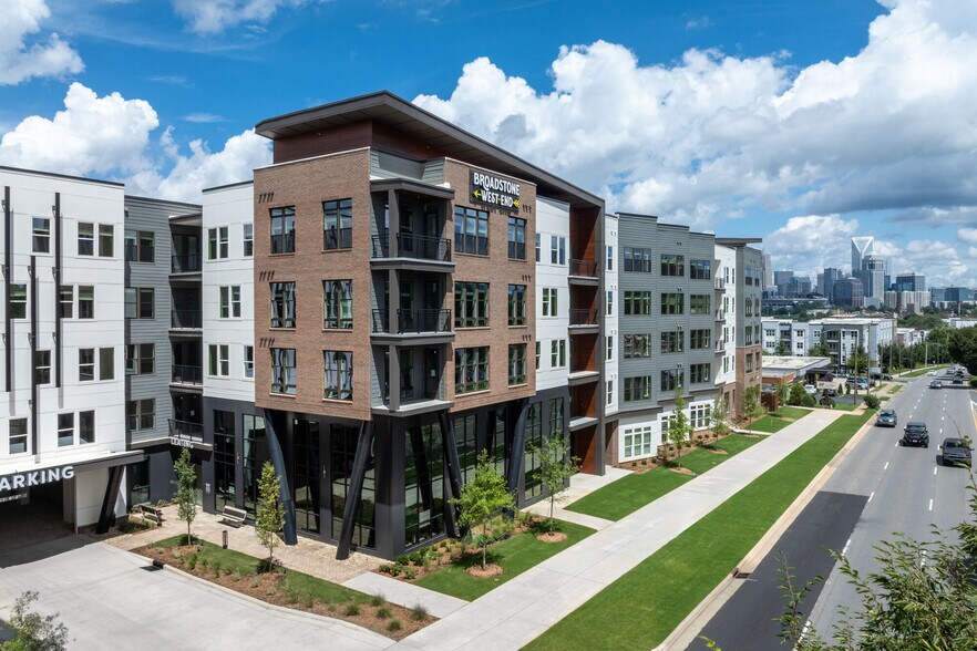 Broadstone West End apartments — community photo - Broadstone West End