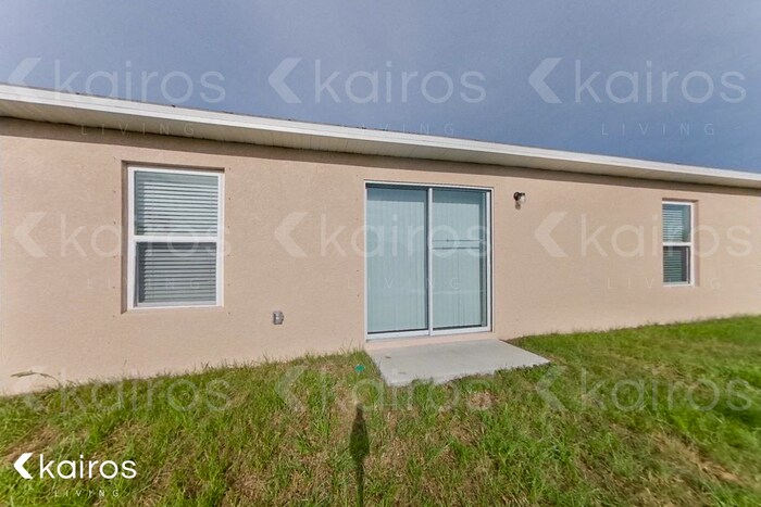 Building Photo - 3024 NE 1st Ave