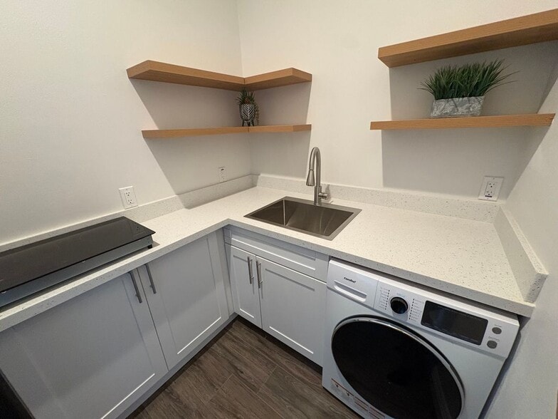 Building Photo - 250 Mt Rushmore Dr