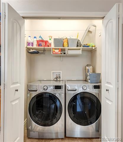 Building Photo - 358 Cliff View Dr