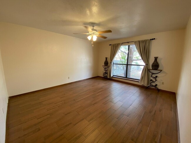 Building Photo - 215 Mulberry Ave