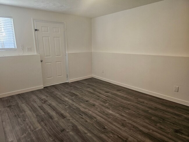 Building Photo - Check out this Beautiful 4 bedroom 2 Bathroom Home in West Valley Ut!!