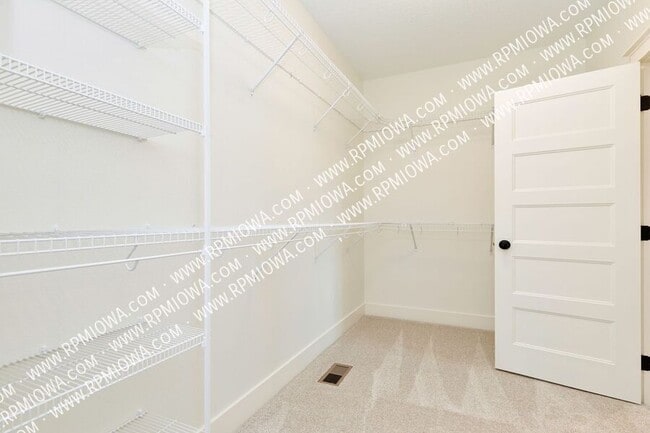 Building Photo - 440 NW Ashley Cir