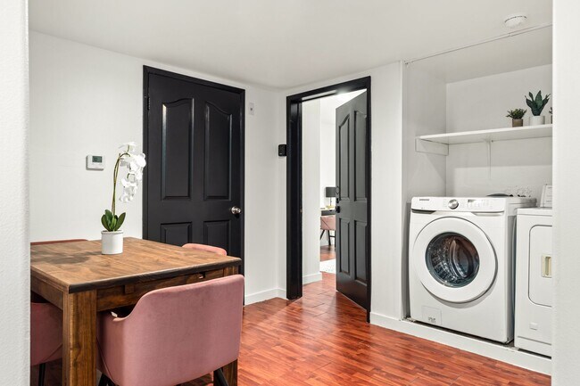 Building Photo - 10777 Ashton Ave