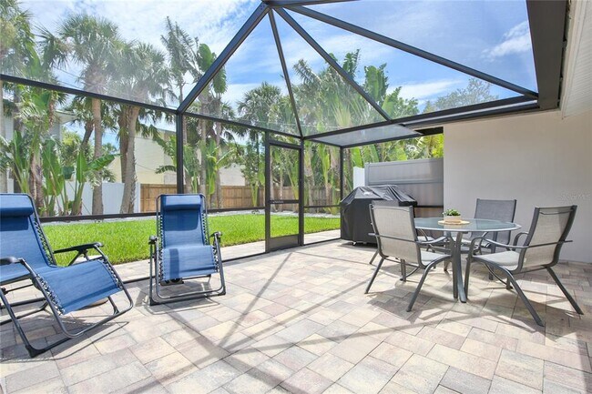 Building Photo - 211 Island Cir