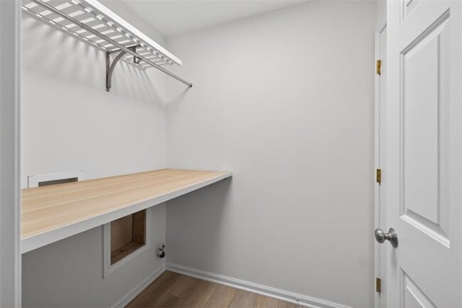 Building Photo - 5008 Bethpage Dr NE