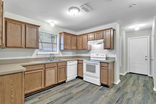 Building Photo - 3112 Lee Ave