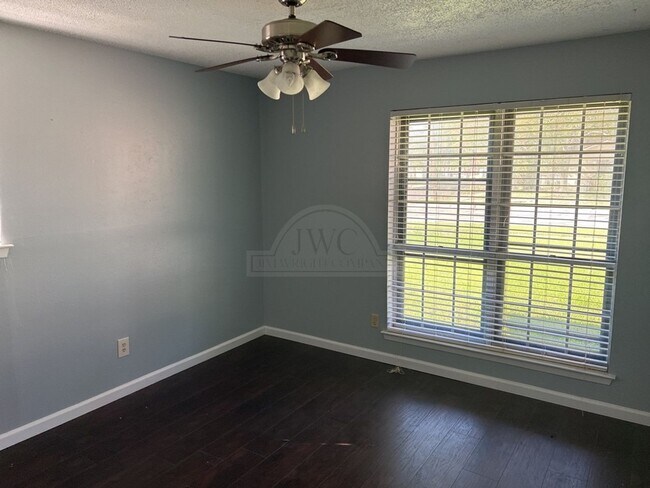 Building Photo - **2 weeks Free Rent***2310 Zinnia Court, K...