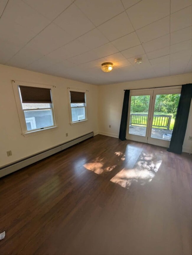 Building Photo - 21 Elm St