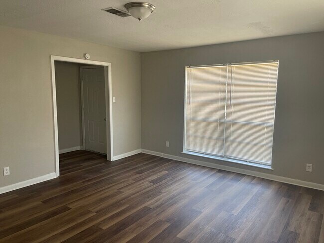 Building Photo - 5458 Osprey Dr. Houston, TX 77048