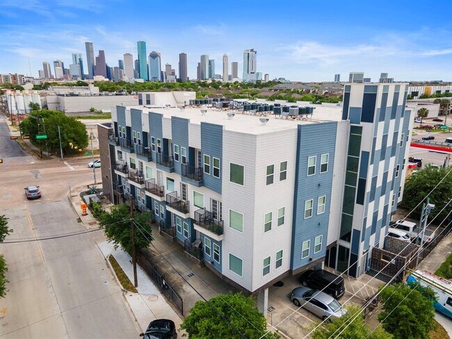 Building Photo - 1011 Studemont St