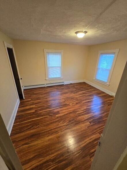 Building Photo - 15 Upson Ave