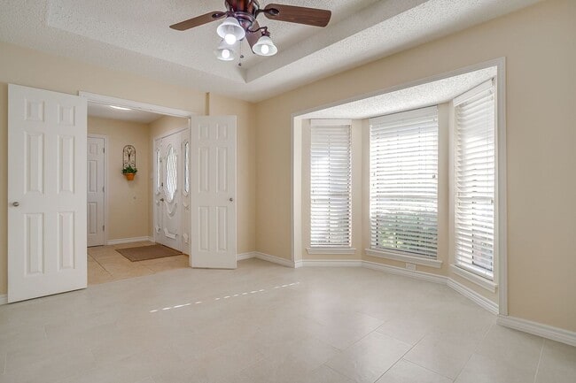 Building Photo - Great Move In Ready 3 Bedroom, 2 Bath Home Located in Northridge- Irving ISD- 75038