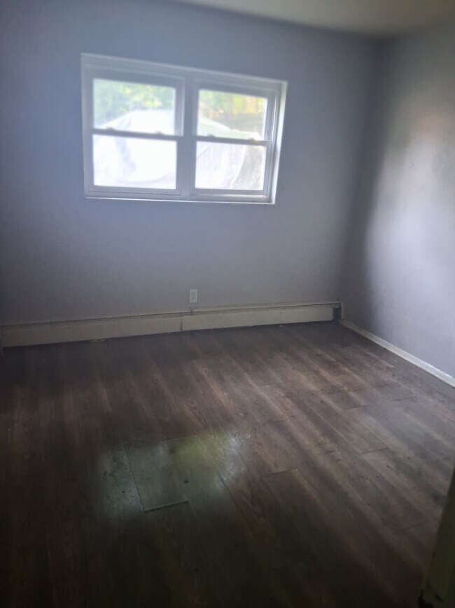 Building Photo - 16818 Grovewood Ave