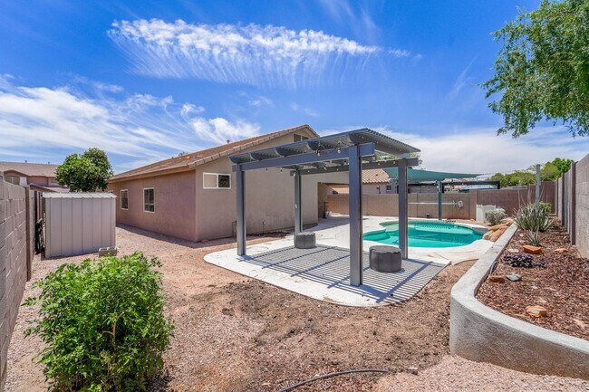 Building Photo - Your Goodyear Retreat Awaits – Updated 4BR...