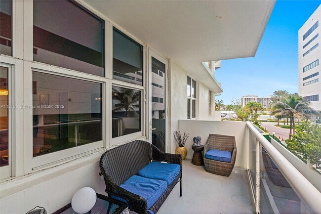 Building Photo - 3725 S Ocean Dr