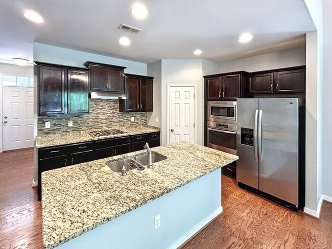 Building Photo - 600 Haven Mews Cir