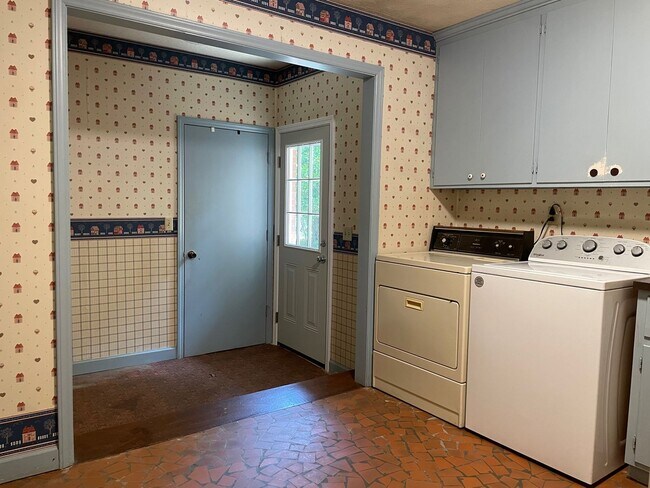 Building Photo - Beautiful 2 Bed, 2 Bath home located in Seagrove. (Handicap accessible)