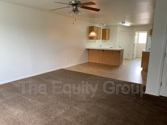 Building Photo - 4223 W Walnut Ave