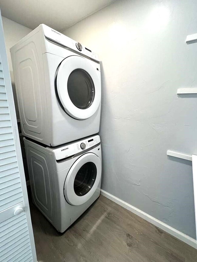 Building Photo - 3736 Orangerie Way