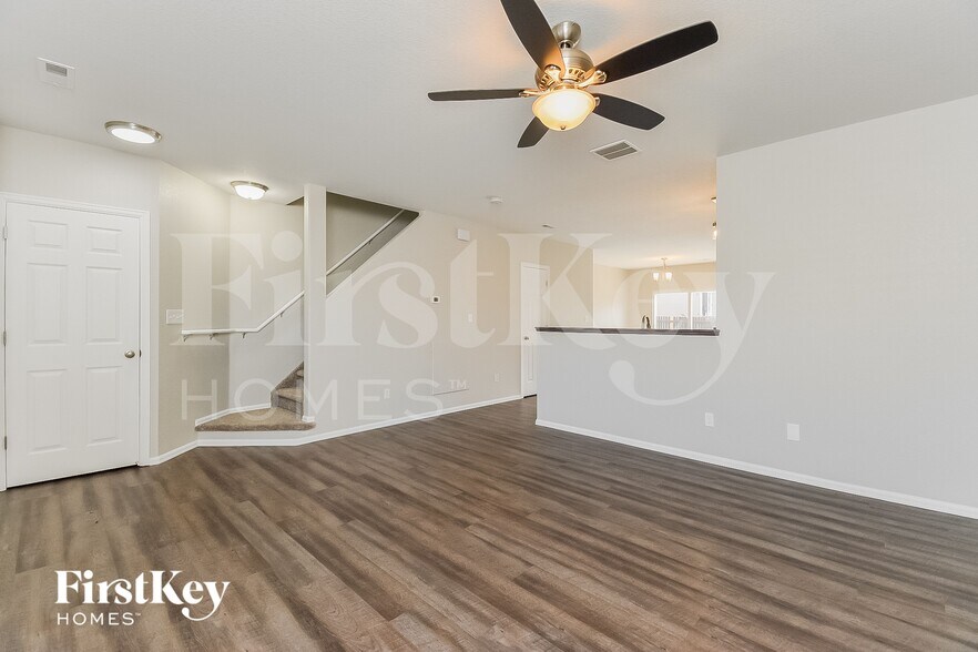Building Photo - 6291 Scottsbluff Dr