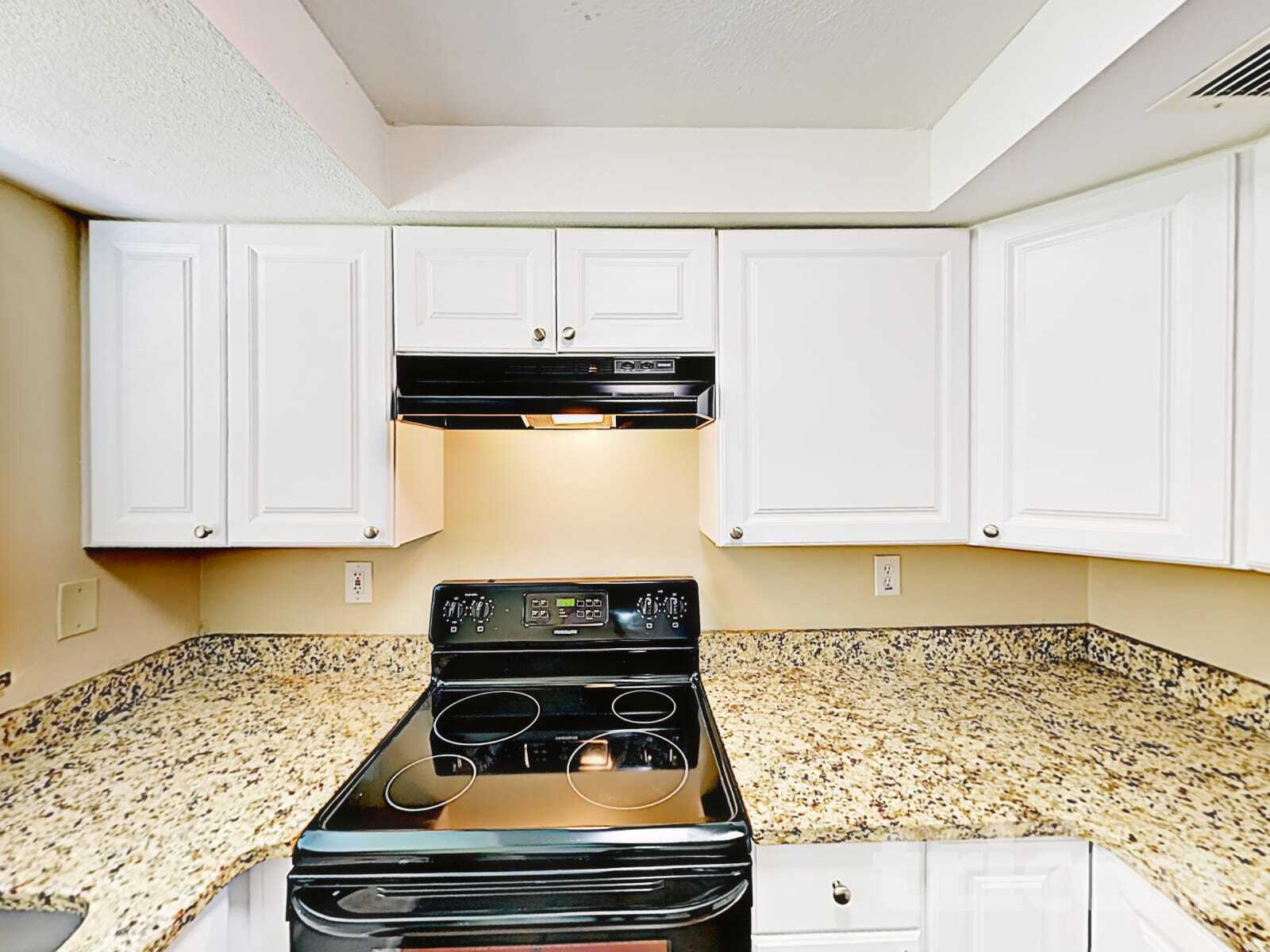 Building Photo - 8213 Greenleaf Cir
