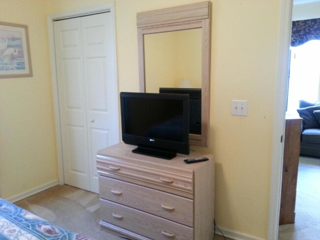 Building Photo - 488 River Oaks Drive S 61N