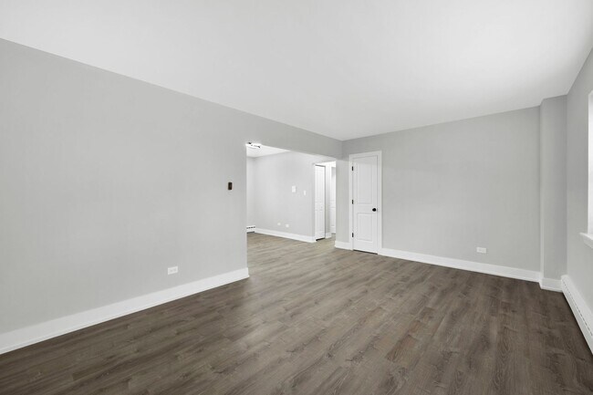 Building Photo - 2050 E 72nd Place
