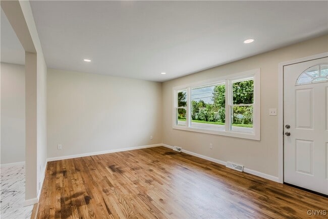 Building Photo - 222 Wilber St