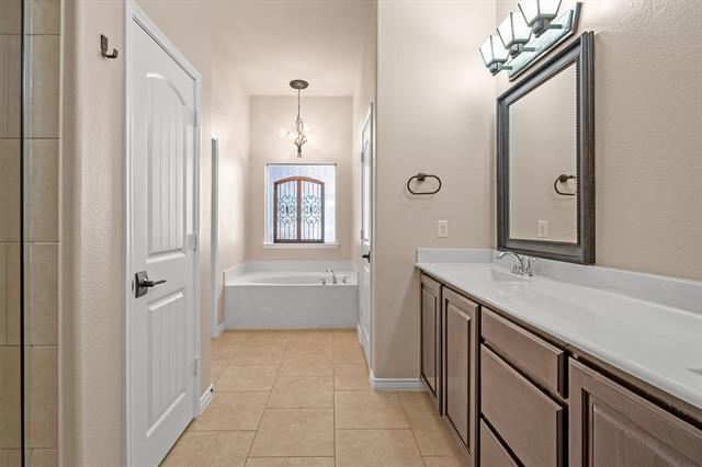 Building Photo - 1810 Sanderlain Ln