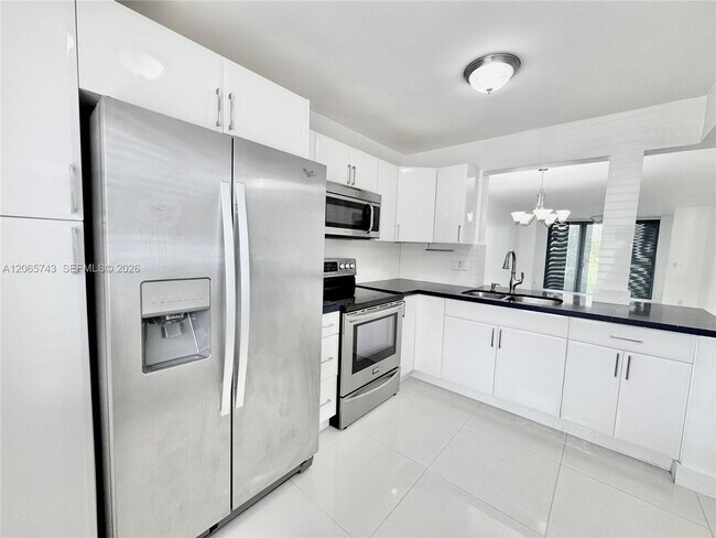 Building Photo - 7840 NW 50th St