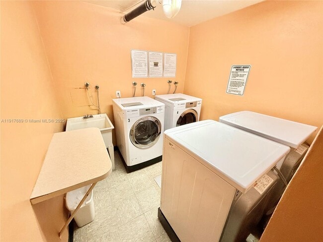 Building Photo - 600 Three Islands Boulevard